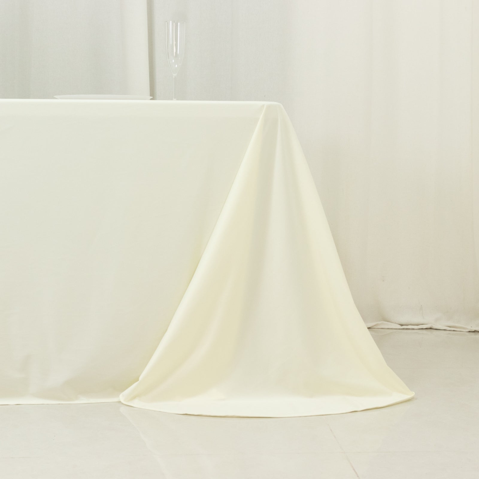 Scuba Rectangular 90"x156" Tablecloth Ivory with Rounded Corners – Seamless, Wrinkle Free & Stain Resistant Table Cover